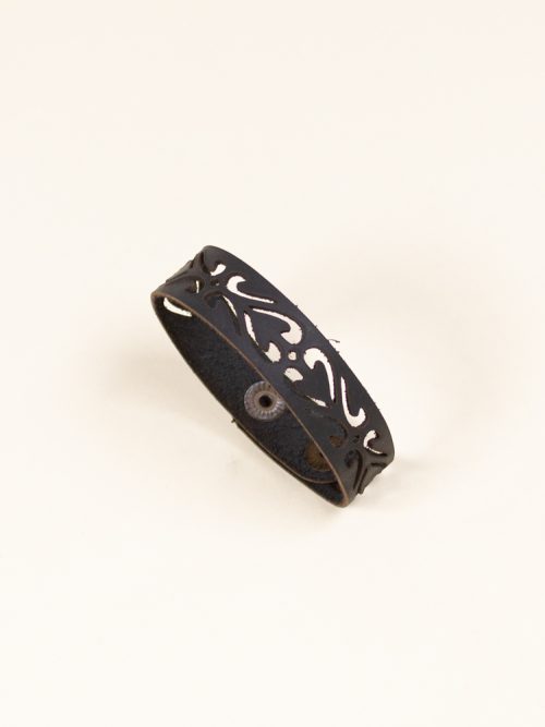 Floral II leather cuff detail, eco-tanned full-grain leather – Teo Geo
